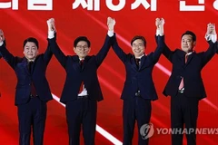 Bốn ứng cử viên cho cuộc đua giành quyền lãnh đạo của Đảng Quyền lực Nhân dân đối lập chính. (Ảnh: Yonhap)