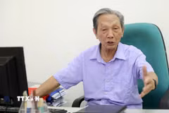 Ông Nguyễn Bá Côn, nguyên Phó Trưởng ban Tuyên giáo Tỉnh ủy Thái Bình (nay là Ban Tuyên giáo và Dân vận Tỉnh ủy Thái Bình) nêu ý kiến về Dự thảo Luật Báo chí (sửa đổi). (Ảnh: Thế Duyệt/TTXVN)