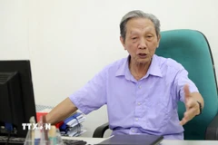 Ông Nguyễn Bá Côn, nguyên Phó Trưởng ban Tuyên giáo Tỉnh ủy Thái Bình (nay là Ban Tuyên giáo và Dân vận Tỉnh ủy Thái Bình) nêu ý kiến về Dự thảo Luật Báo chí (sửa đổi). (Ảnh: Thế Duyệt/TTXVN)