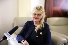 Tiến sỹ Sandra Scagliotti, nhà Việt Nam học, Lãnh sự danh dự Việt Nam tại thành phố Turin và Genoa trả lời phỏng vấn phóng viên TTXVN tại Rome. (Ảnh: Trường Dụy/TTXVN)