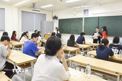 Thí sinh Hà Nội dự thi vào lớp 10. (Ảnh: Nguyễn Cúc/TTXVN)