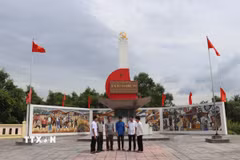 Di tích Bến đò Thượng Trụ, xã Can Lộc là nơi thành lập Đảng bộ tỉnh Hà Tĩnh, tháng 3/1930. (Ảnh: Hoàng Ngà/TTXVN)