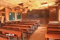Cảnh vắng vẻ tại lớp học ở trường Kuriga, Nigeria, sau khi hơn 250 học sinh bị các tay súng bắt cóc, ngày 8/3/2024. (Ảnh: AFP/TTXVN)