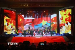 Chương trình nghệ thuật chính luận “Thủ tướng Phạm Văn Đồng - trọn đời vì nước, vì dân”. (Ảnh: Dương Giang/TTXVN)