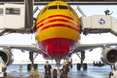 Một chiếc máy bay DHL Express. (Ảnh: AP)