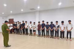 Khởi tố 14 đối tượng mang hung khí, chạy xe tốc độ cao trên đường phố Huế