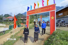 Người dân khắp các thôn, bản vùng biên của Thanh Hóa nô nức chuẩn bị cho Ngày hội bầu cử. (Ảnh: Hoa Mai/TTXVN)