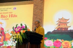 Hòa thượng Thích Quảng Hà, Phó Chủ tịch Hội đồng Trị sự Trung ương Giáo hội Phật giáo Việt Nam, Trưởng ban Ban trị sự Giáo hội Phật giáo Việt Nam tỉnh Ninh Bình phát biểu ý nghĩa lễ Vu Lan. (Ảnh: Nguyễn Chinh/TTXVN)