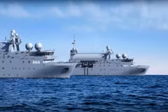 Hai tàu trinh sát SIGINT đậu cạnh nhau. (Ảnh: Saab)
