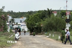 Một vụ tai nạn tại điểm giao giữa đường bộ với đường sắt ở phường Phú Yên, Đắk Lắk. (Ảnh: Tường Quân/TTXVN)