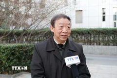 Giáo sư Chu Chấn Minh, Viện trưởng Danh dự Viện nghiên cứu Nam Á-Đông Nam Á thuộc Viện Khoa học Xã hội tỉnh Vân Nam (Trung Quốc) trả lời phỏng vấn phóng viên TTXVN tại Trung Quốc. (Ảnh: Quang Hưng/TTXVN)