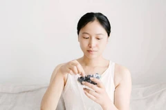 Việt quất là một trong nhiều loại quả mọng giúp làn da sáng mịn. (Ảnh: iStock)