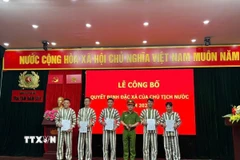 Những phạm nhân được đặc xá. (Ảnh: TTXVN phát)