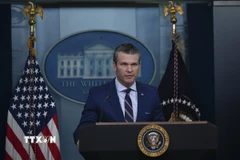 Bộ trưởng Quốc phòng Mỹ Pete Hegseth phát biểu trong cuộc họp báo tại Washington D.C. (Ảnh: Anadolu Agency/TTXVN)