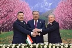 Uzbekistan, Tajikistan và Kyrgyzstan ký thỏa thuận biên giới lịch sử tại Khujand. (Nguồn: daryo)