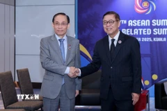 Bộ trưởng Ngoại giao Lê Hoài Trung gặp Bộ trưởng Ngoại giao Thái Lan Sihasak Phuangketkeow. (Ảnh: Dương Giang/TTXVN)