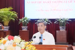 Ông Đồng Văn Thanh, Ủy viên Trung ương Đảng, Phó Bí thư Thường trực Thành ủy, Chủ tịch HĐND thành phố Cần Thơ, phát biểu tại kỳ họp. (Ảnh: Ngọc Thiện/TTXVN)