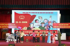 Tiểu phẩm tuyên truyền về bầu cử trong chương trình nghệ thuật với chủ đề “Ngày hội non sông - Niềm tin và trách nhiệm” do phường Bắc Giang tổ chức chào mừng cuộc bầu cử đại biểu Quốc hội khóa XVI và đại biểu HĐND các cấp nhiệm kỳ 2026–2031. (Ảnh: Đồng Thúy/TTXVN)