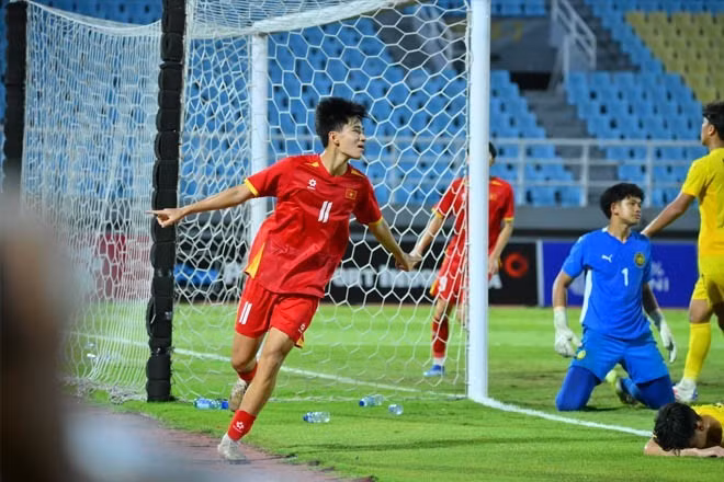 u17-viet-nam-vo-dich-2404-2.jpg