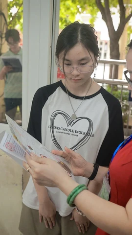 Thí sinh dự thi vào lớp 10 tại Hà Nội. (Ảnh: Hoài Nam/Vietnam+)