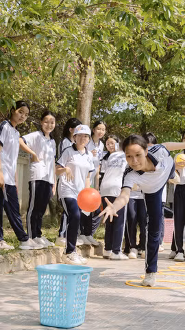 Học sinh trong giờ học giáo dục thể chất. (Ảnh: Vietnam+)