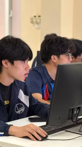 Giờ học của sinh viên khối ngành STEM, Trường Đại học Khoa học Tự nhiên, Đại học Quốc gia Hà Nội. (Ảnh: Phạm Mai/Vietnam+)