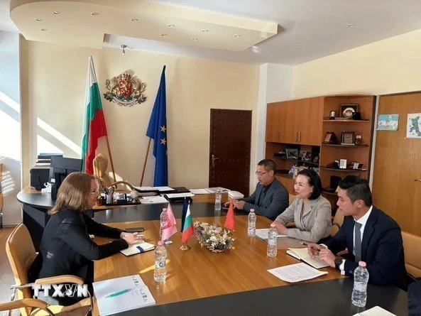 Thúc đẩy hợp tác địa phương, tăng cường quảng bá hình ảnh Việt Nam tại Bulgaria