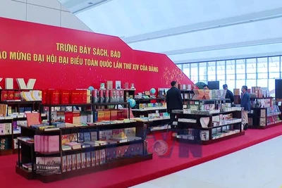 Ra mắt ba cuốn sách ảnh chào mừng Đại hội XIV của Đảng