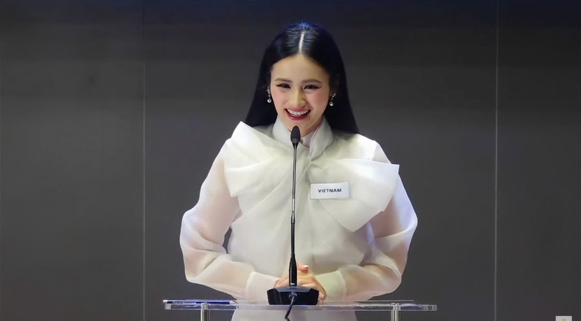 Hoa hậu Ý Nhi vừa hoàn thành vòng đầu của phần thi Head To Head Challenge. (Ảnh: NVCC)