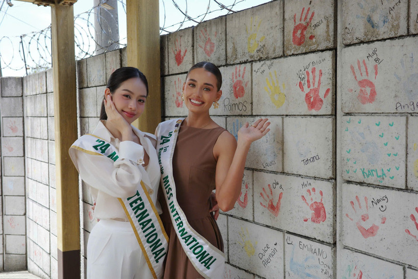 Hoa hậu Thanh Thủy cùng Á hậu 1 Miss International 2024 đến từ Bolivia trên hành trình kết nối văn hóa tại Mỹ Latinh. (Ảnh: NVCC)