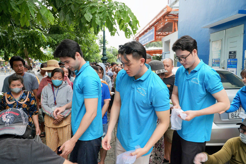 Nam vương Tuấn Ngọc: Yêu thương bằng cả tấm lòng sẽ luôn có cách để lan tỏa