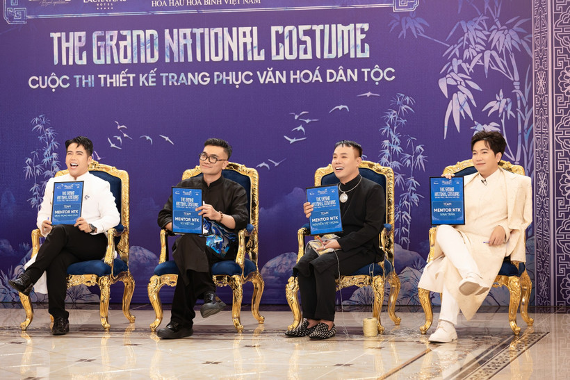 Dàn huấn luyện viên của cuộc thi Thiết kế Trang phục Văn hóa Dân tộc. (Ảnh: BTC)