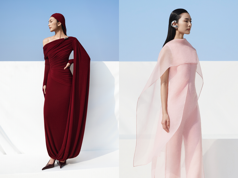 Hai thiết kế trong bộ sưu tập “Essence.” (Ảnh: CTV/Vietnam+)