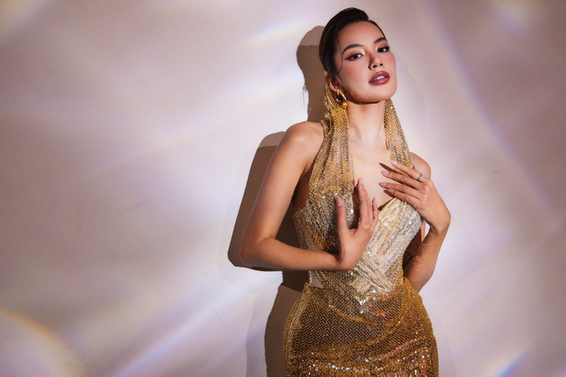 Lê Hoàng Phương được đánh giá là huấn luyện viên nhiệt huyết, công tâm tại cuộc thi Miss International Queen Vietnam 2025. (Ảnh: CTV/Vietnam+)