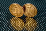 Đồng tiền kỹ thuật số Bitcoin lần đầu vượt mốc 50.000 USD