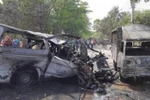 Bangladesh: Xe buýt bốc cháy sau tai nạn, ít nhất 17 người thiệt mạng
