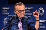 "Vua truyền hình" Mỹ Larry King nhập viện điều trị do mắc COVID-19