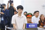 Bị cáo Nguyễn Anh Tú tại phiên tòa. (Ảnh: Doãn Tấn/TTXVN)