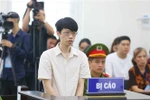 Bị cáo Nguyễn Anh Tú tại phiên tòa. (Ảnh: Doãn Tấn/TTXVN)