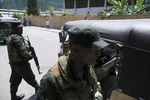 Binh sỹ được triển khai tại Colombo, Sri Lanka, sau loạt vụ nổ ngày 22/4/2019. (Ảnh: THX/ TTXVN)