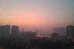 Hiện trạng ô nhiễm không khí tại một số khu vực ở thành phố Hà Nội vẫn đáng lo. (Ảnh: Hùng Võ/Vietnam+)