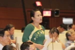 Đại biểu Quốc hội tỉnh Quảng Nam Nguyễn Thị Tuyết Thanh phát biểu ý kiến. (Ảnh: Phương Hoa/TTXVN)