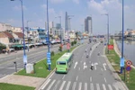 Đại lộ Đông-Tây.