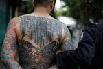 MS-13 là nhóm tội phạm gồm các thành viên là người gốc Tây Ban Nha. (Ảnh: Reuters)