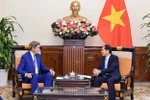 Bộ trưởng Ngoại giao Bùi Thanh Sơn tiếp ông John Kerry, Đặc phái viên của Tổng thống Mỹ về biến đổi khí hậu. (Ảnh: TTXVN phát)