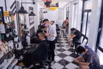Hà Nội: Tiệm cắt tóc ‘hốt bạc’ ngày đầu nới lỏng giãn cách xã hội