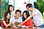 Người Việt đang ngày càng có xu hướng mua sắm, tiêu dụng online nhiều hơn. (Ảnh minh hoạ: PV/Vietnam+)
