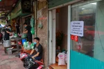 Hà Nội: Hàng quán ăn uống chấp hành yêu cầu phòng chống dịch COVID-19
