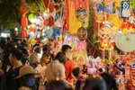 [Photo] ‘Check-in’ phố Hàng Mã rực rỡ sắc màu mùa Trung Thu 2020 
