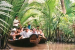 Khám phá miền Tây bằng ghe tam bản. (Nguồn: mykhanh.com)